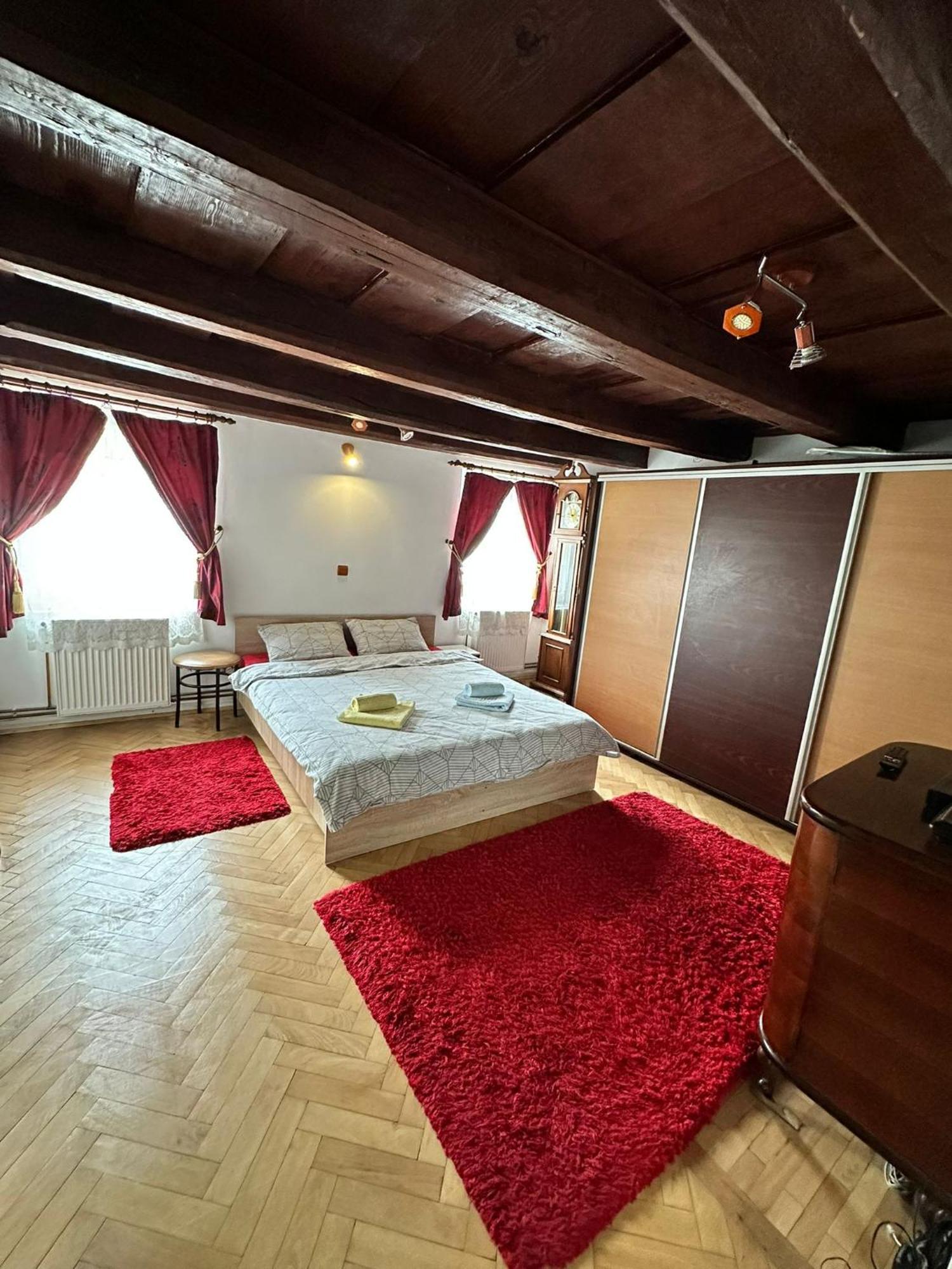 Casa Nicolae Teclu Lägenhet Braşov Exteriör bild